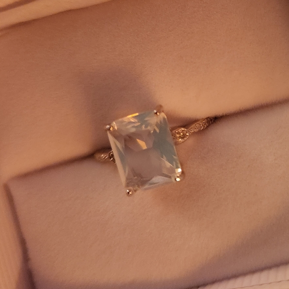 3 ct white opal - Picture 2 of 4